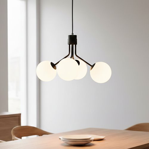 Lampa wisząca NOVA 4 BL/OPAL klosze kule czarna/biała